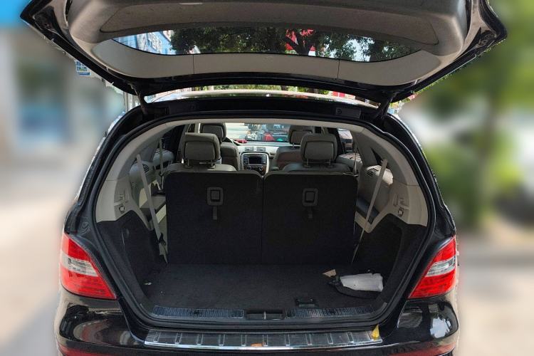 Used Mercedes-Benz R-Class 2011 R 350 L 4MATIC Trunk