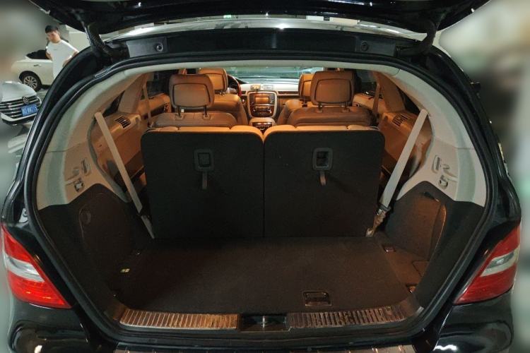 Used Mercedes-Benz R-Class 2011 R 350 L 4MATIC Trunk