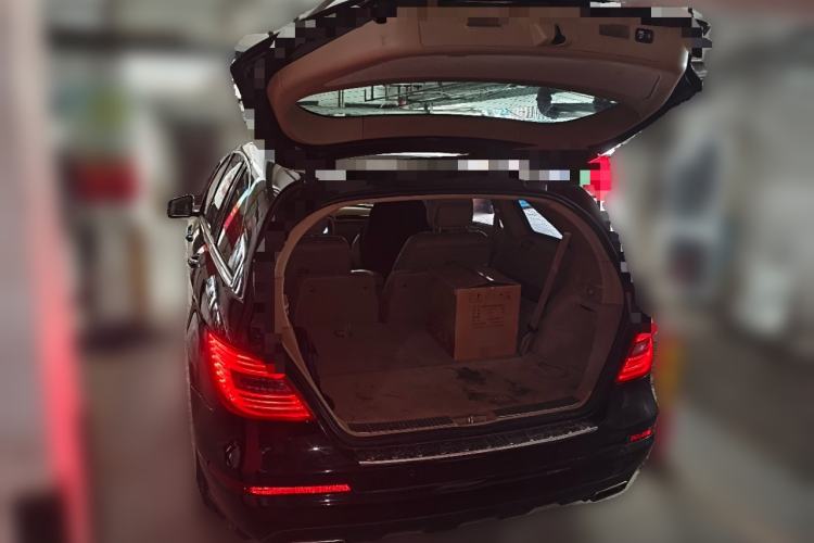 Used Mercedes-Benz R-Class 2011 R 350 L 4MATIC Trunk