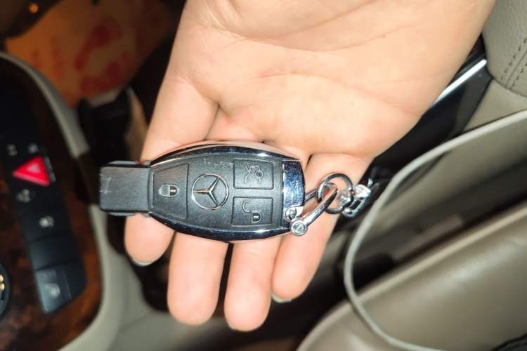 Used Mercedes-Benz R-Class 2011 R 350 L 4MATIC Vehicle Key