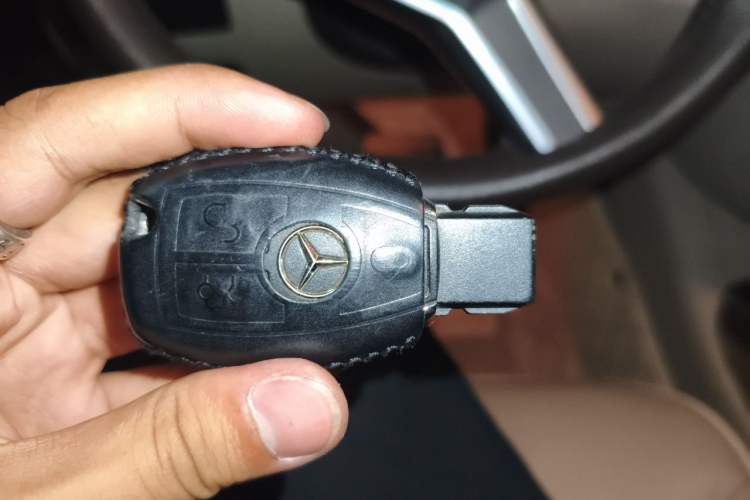 Used Mercedes-Benz R-Class 2011 R 350 L 4MATIC Vehicle Key