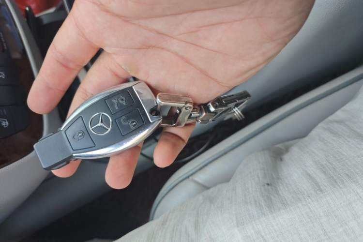 Used Mercedes-Benz R-Class 2011 R 350 L 4MATIC Vehicle Key