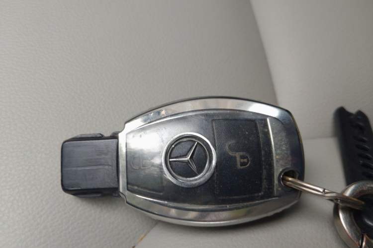 Used Mercedes-Benz R-Class 2011 R 300 L Business Model Vehicle Key