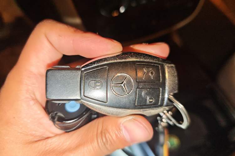 Used Mercedes-Benz R-Class 2011 R 350 L 4MATIC Vehicle Key