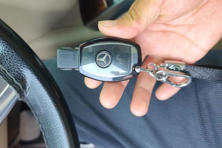 Used Mercedes-Benz R-Class 2011 R 300 L Business Model Vehicle Key