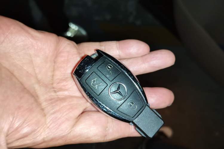Used Mercedes-Benz R-Class 2011 R 350 L 4MATIC Vehicle Key