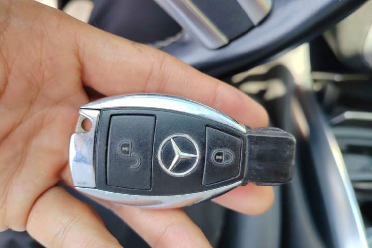 Used Mercedes-Benz R-Class 2011 R 300 L Business Model Vehicle Key