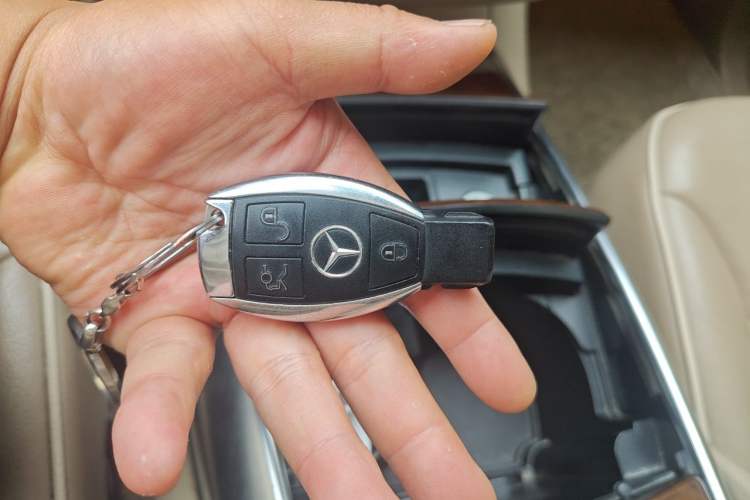 Used Mercedes-Benz R-Class 2011 R 350 L 4MATIC Vehicle Key