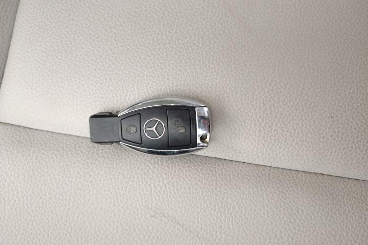 Used Mercedes-Benz R-Class 2011 R 300 L Business Model Vehicle Key