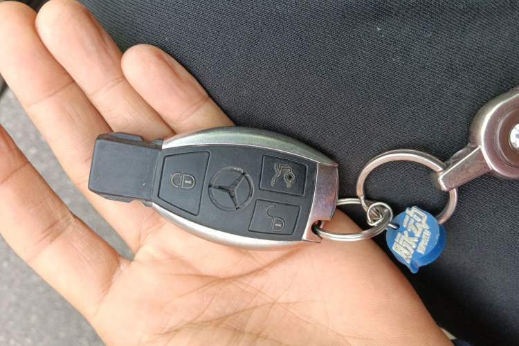 Used Mercedes-Benz R-Class 2011 R 300 L Business Model Vehicle Key