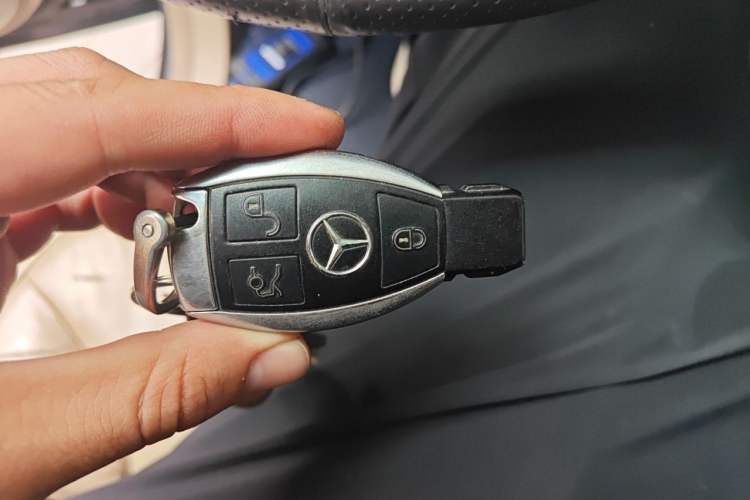 Used Mercedes-Benz R-Class 2011 R 350 L 4MATIC Vehicle Key