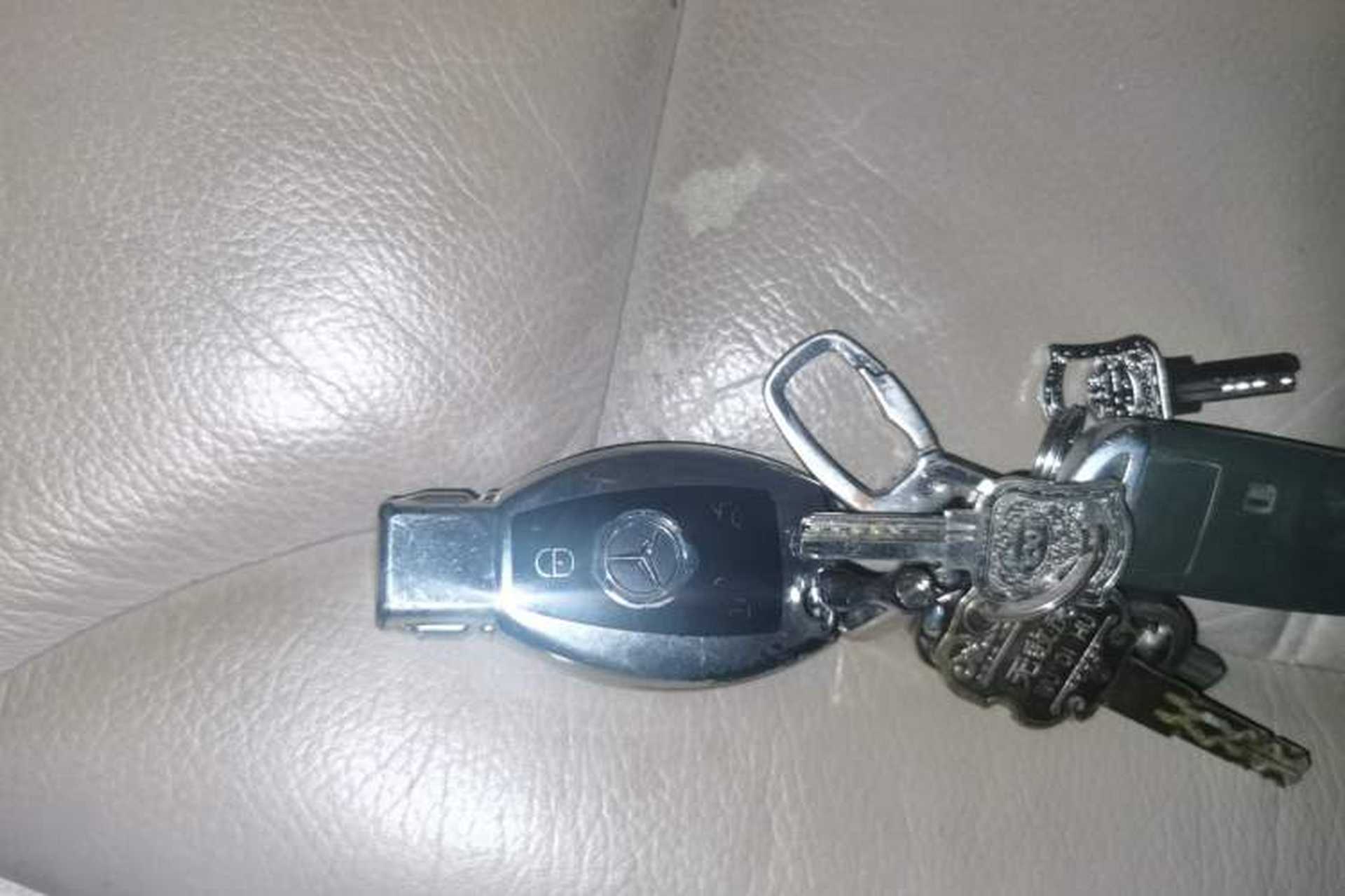 Used Mercedes-Benz R-Class 2011 R 350 L 4MATIC Vehicle Key