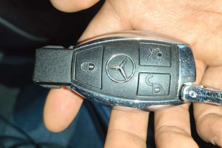 Used Mercedes-Benz R-Class 2011 R 350 L 4MATIC Vehicle Key