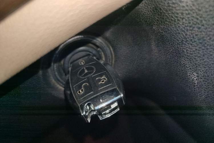 Used Mercedes-Benz R-Class 2011 R 300 L Business Model Vehicle Key
