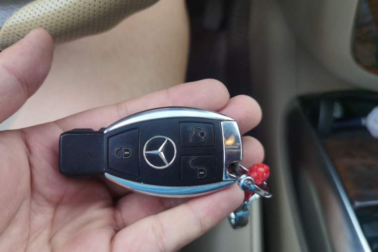 Used Mercedes-Benz R-Class 2011 R 350 L 4MATIC Vehicle Key