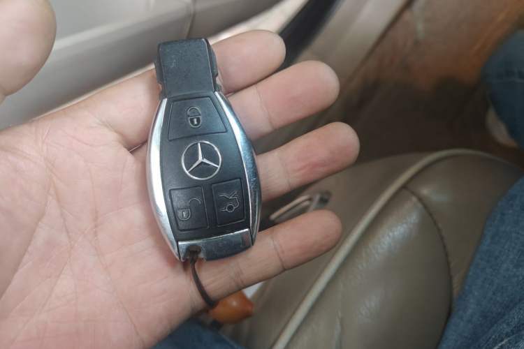 Used Mercedes-Benz R-Class 2011 R 350 L 4MATIC Vehicle Key