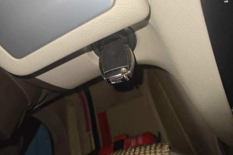 Used Mercedes-Benz R-Class 2011 R 300 L Business Model Vehicle Key
