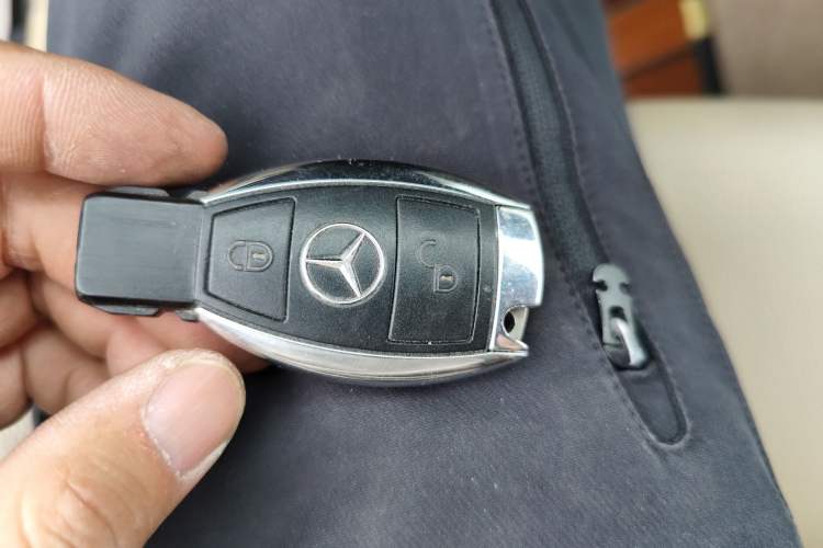 Used Mercedes-Benz R-Class 2011 R 300 L Business Model Vehicle Key