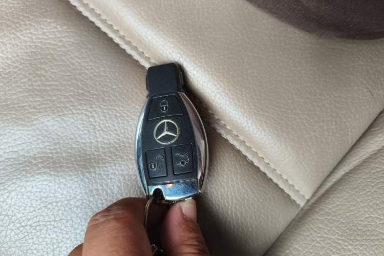 Used Mercedes-Benz R-Class 2011 R 350 L 4MATIC Vehicle Key