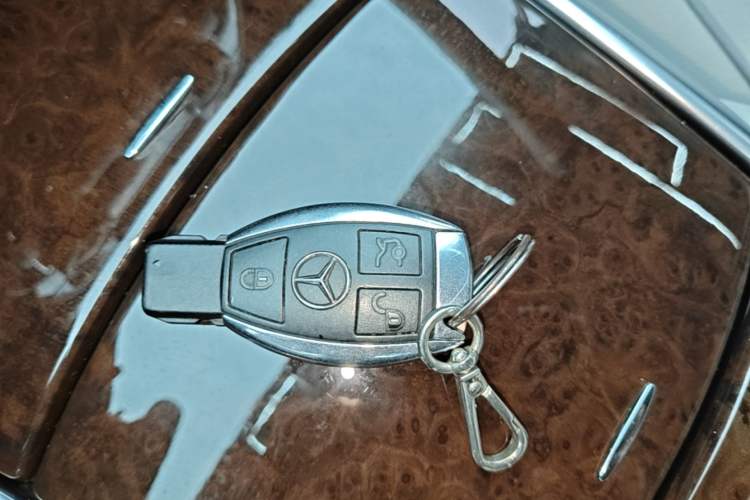 Used Mercedes-Benz R-Class 2011 R 350 L 4MATIC Vehicle Key