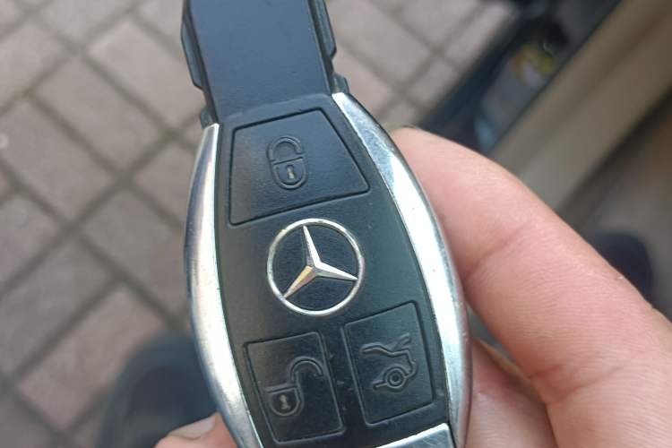 Used Mercedes-Benz R-Class 2011 R 350 L 4MATIC Vehicle Key