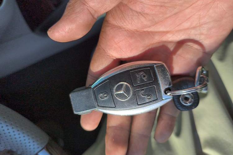 Used Mercedes-Benz R-Class 2011 R 350 L 4MATIC Vehicle Key