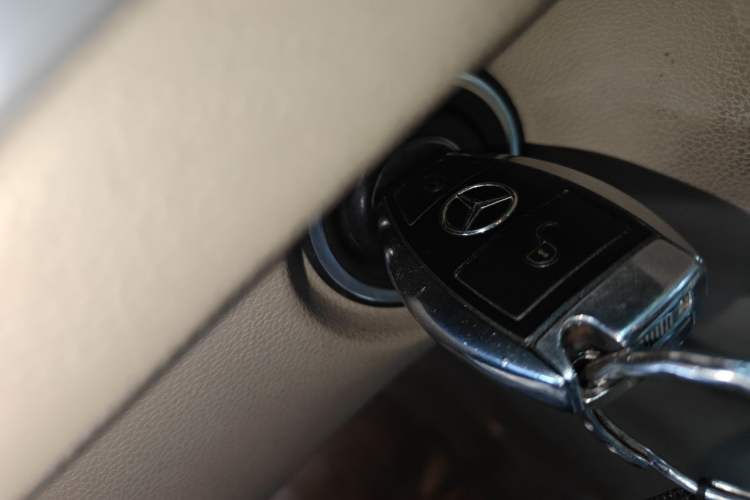 Used Mercedes-Benz R-Class 2011 R 300 L Business Model Vehicle Key