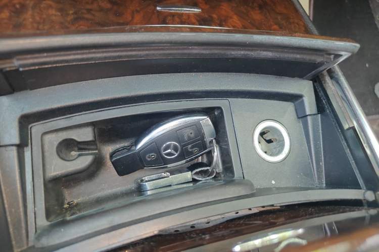 Used Mercedes-Benz R-Class 2011 R 350 L 4MATIC Vehicle Key