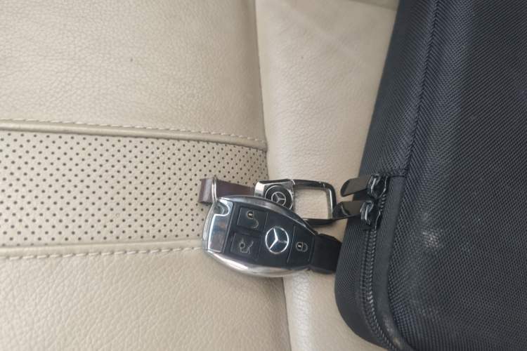 Used Mercedes-Benz R-Class 2011 R 350 L 4MATIC Vehicle Key