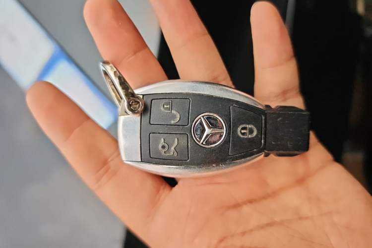 Used Mercedes-Benz R-Class 2011 R 350 L 4MATIC Vehicle Key