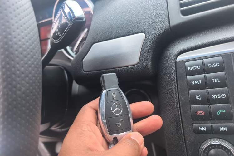 Used Mercedes-Benz R-Class 2011 R 300 L Business Model Vehicle Key