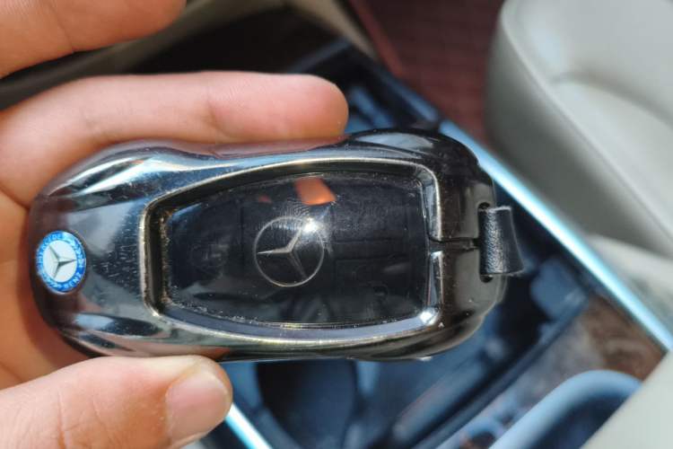 Used Mercedes-Benz R-Class 2011 R 350 L 4MATIC Vehicle Key