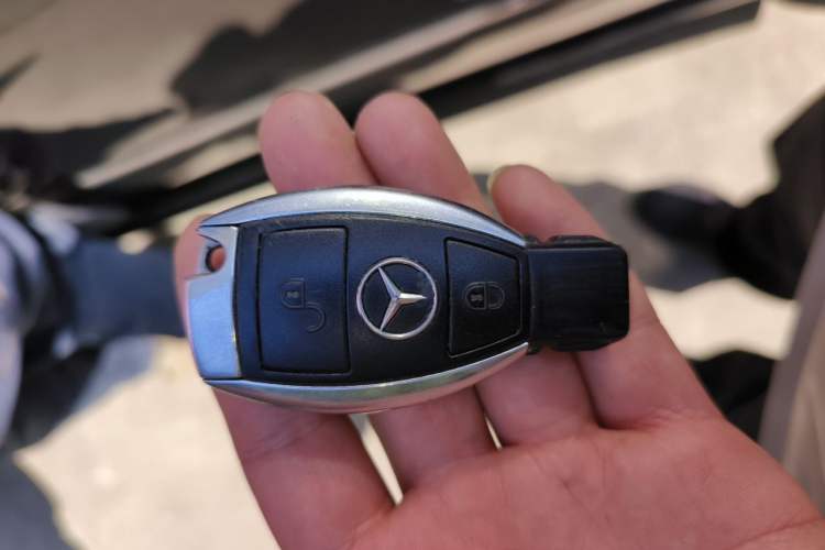 Used Mercedes-Benz R-Class 2011 R 300 L Business Model Vehicle Key