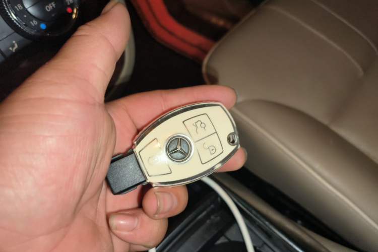 Used Mercedes-Benz R-Class 2011 R 350 L 4MATIC Vehicle Key
