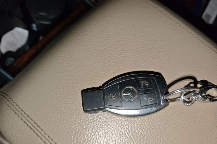 Used Mercedes-Benz R-Class 2011 R 350 L 4MATIC Vehicle Key