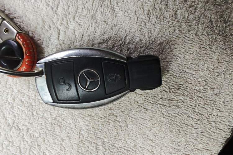 Used Mercedes-Benz R-Class 2011 R 300 L Business Model Vehicle Key