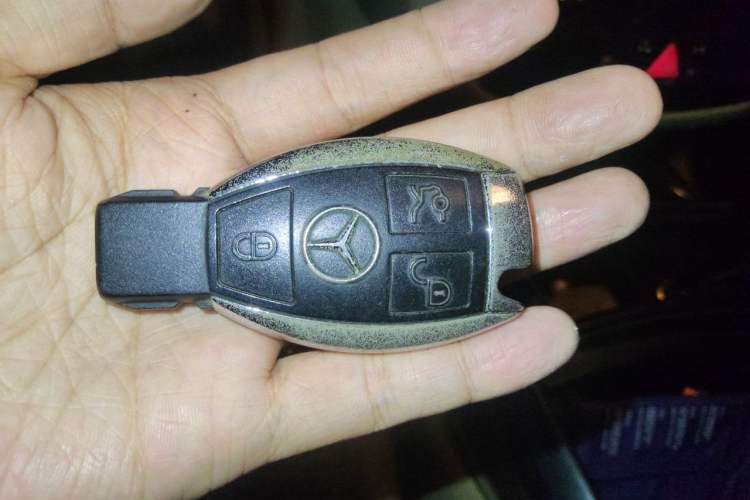 Used Mercedes-Benz R-Class 2011 R 350 L 4MATIC Vehicle Key