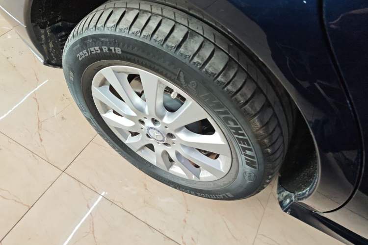 Used Mercedes-Benz R-Class 2011 R 350 L 4MATIC Exterior 5