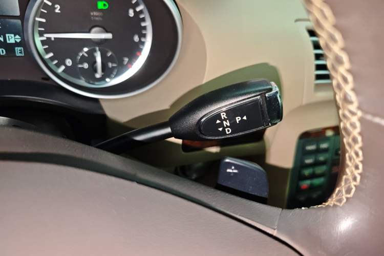 Used Mercedes-Benz R-Class 2011 R 350 L 4MATIC Gear Lever