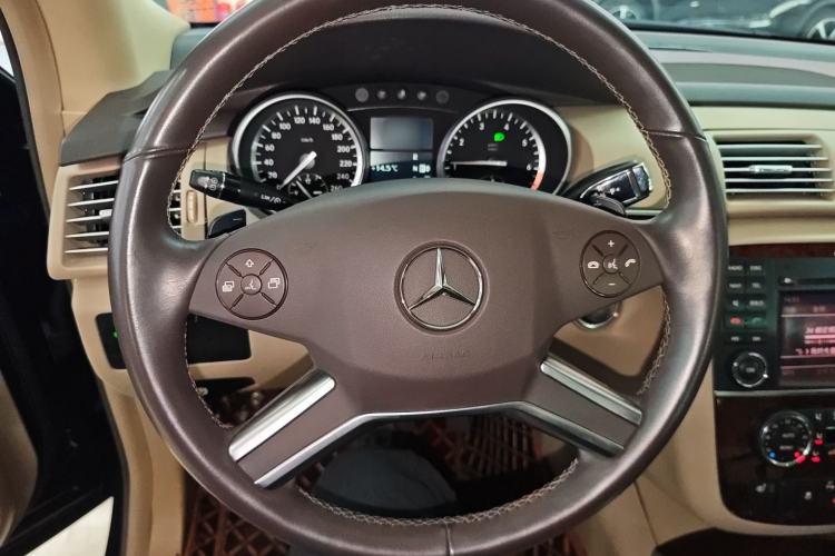 Used Mercedes-Benz R-Class 2011 R 350 L 4MATIC Steering Wheel