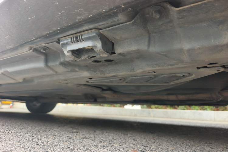 Used Mercedes-Benz R-Class 2011 R 350 L 4MATIC Chassis Rear Left