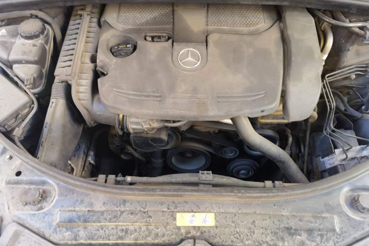 Used Mercedes-Benz R-Class 2011 R 350 L 4MATIC Engine Bay