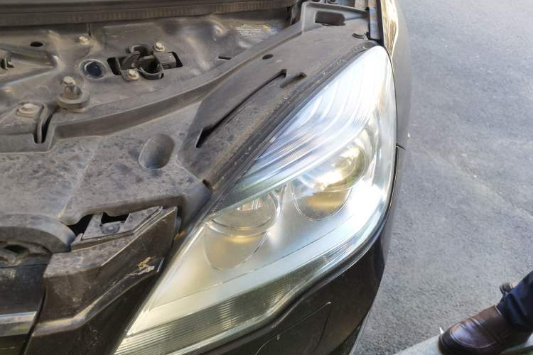 Used Mercedes-Benz R-Class 2011 R 350 L 4MATIC Engine Bay Left