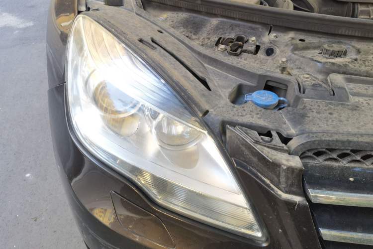 Used Mercedes-Benz R-Class 2011 R 350 L 4MATIC Engine Bay Right