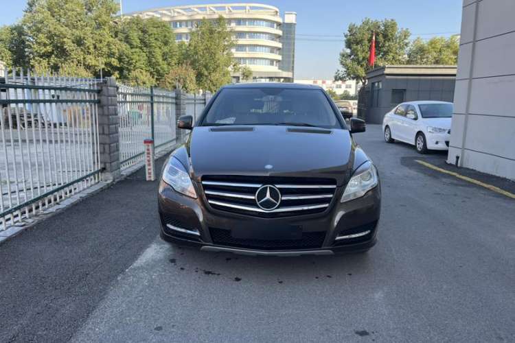 Used Mercedes-Benz R-Class 2011 R 350 L 4MATIC Exterior 1