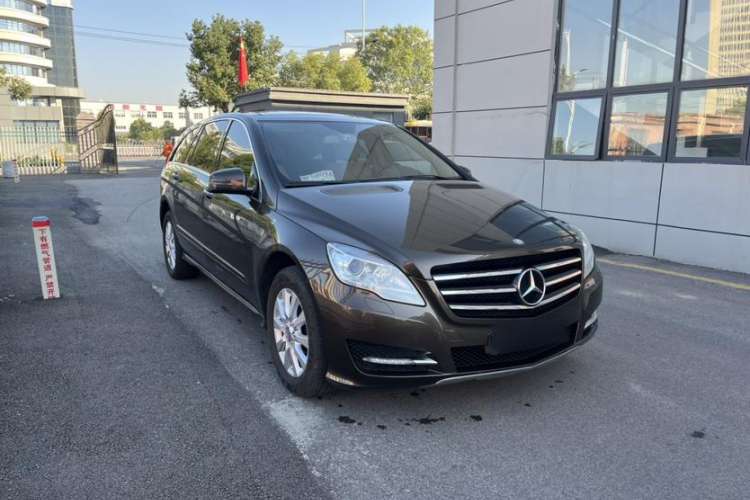 Used Mercedes-Benz R-Class 2011 R 350 L 4MATIC Exterior 2