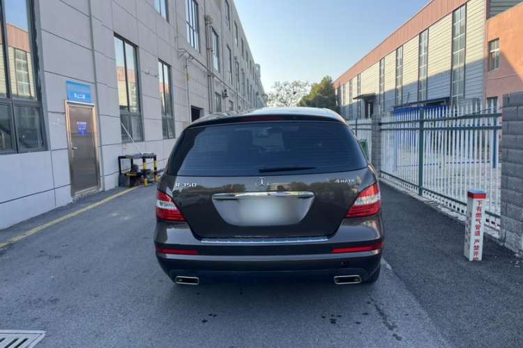 Used Mercedes-Benz R-Class 2011 R 350 L 4MATIC Exterior 4
