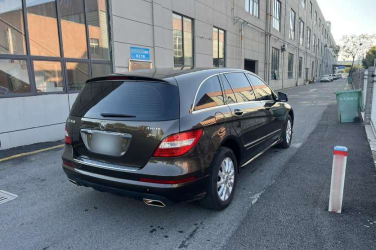 Used Mercedes-Benz R-Class 2011 R 350 L 4MATIC Exterior 5