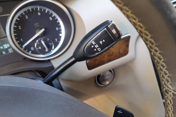 Used Mercedes-Benz R-Class 2011 R 350 L 4MATIC Gear Lever