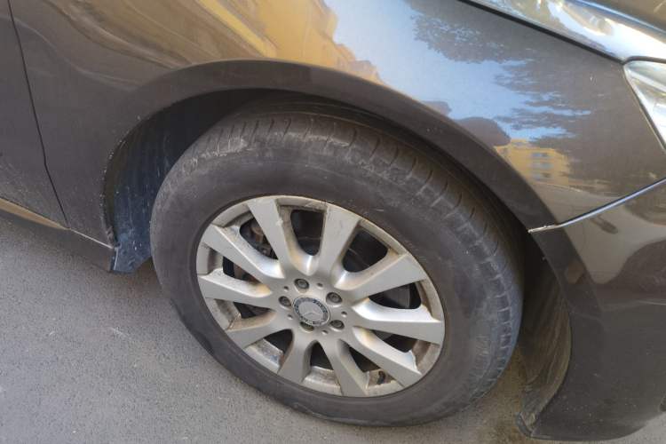 Used Mercedes-Benz R-Class 2011 R 350 L 4MATIC Right Front Wheel Hub